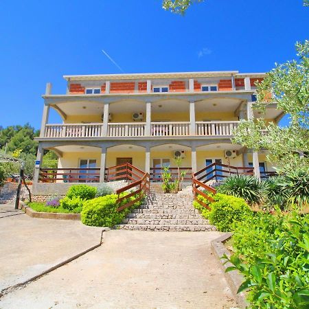 Apartments Veselka, Лумбарда Екстериор снимка