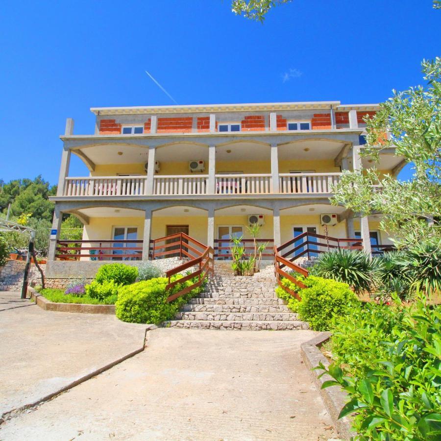 Apartments Veselka, Лумбарда Екстериор снимка