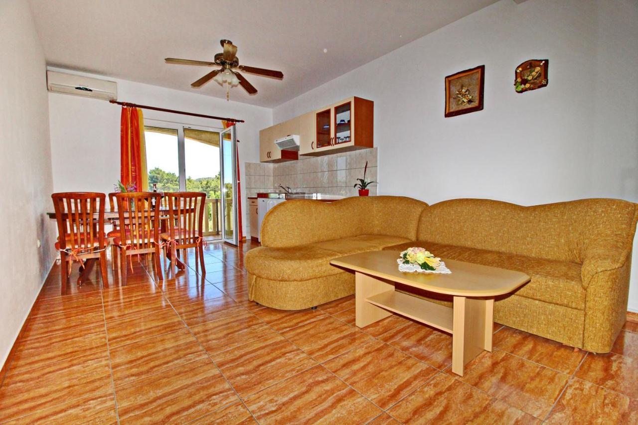 Apartments Veselka, Лумбарда Екстериор снимка