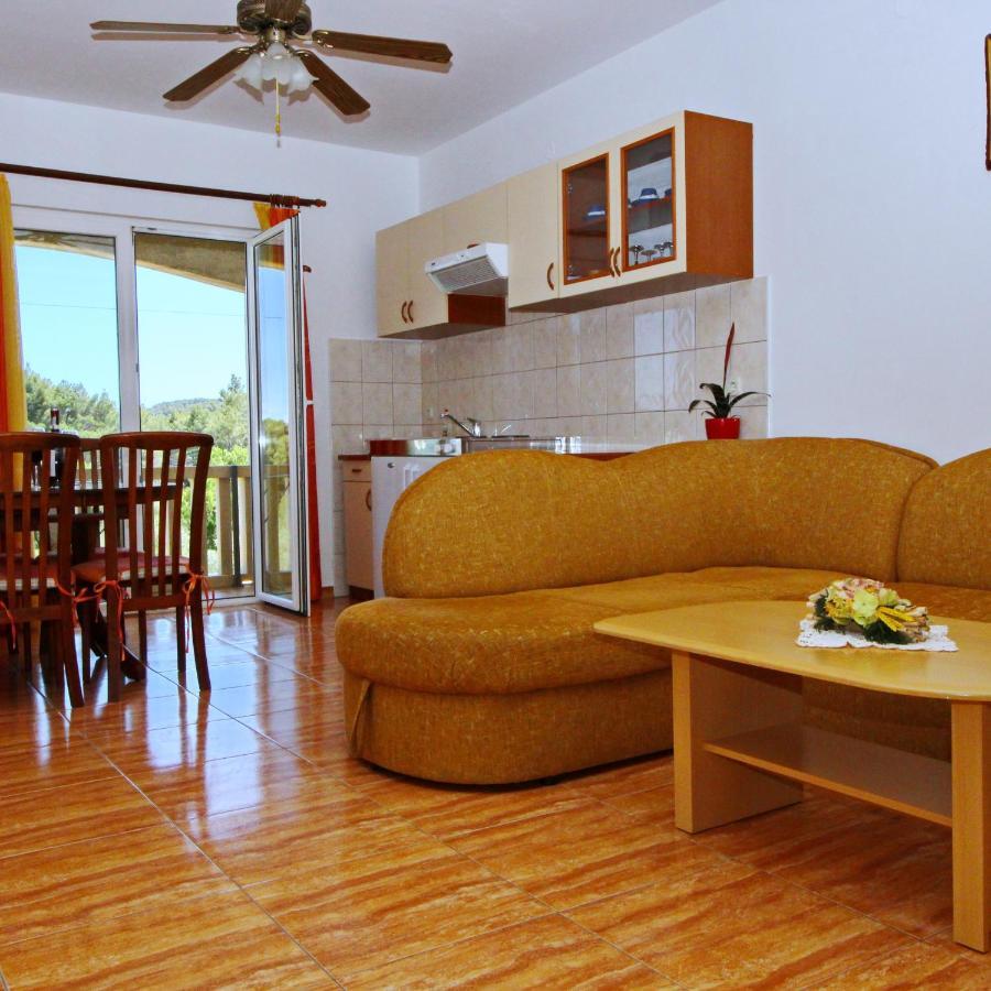 Apartments Veselka, Лумбарда Екстериор снимка