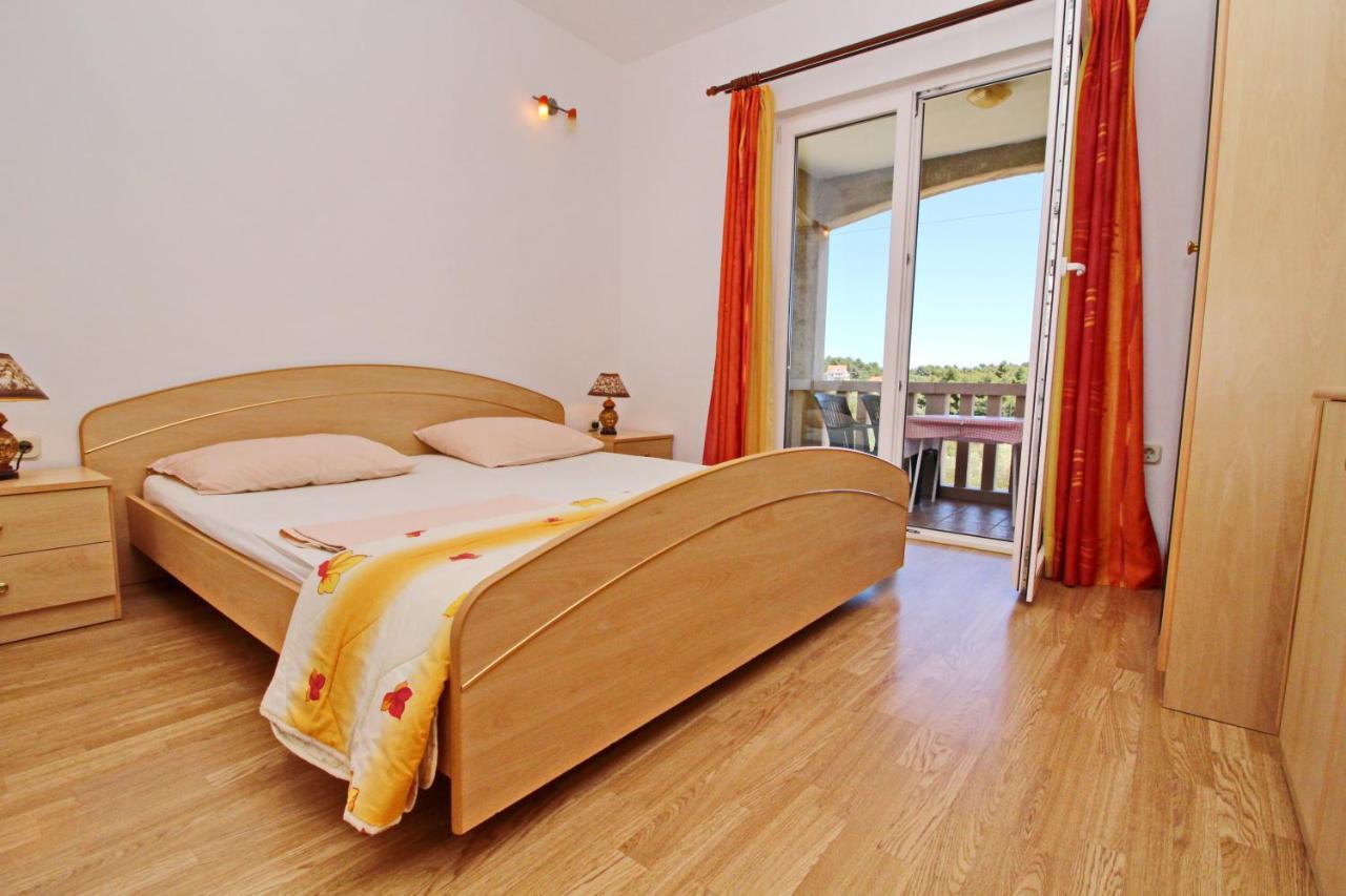 Apartments Veselka, Лумбарда Екстериор снимка