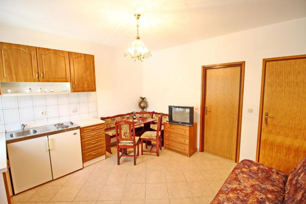 Apartments Veselka, Лумбарда Екстериор снимка