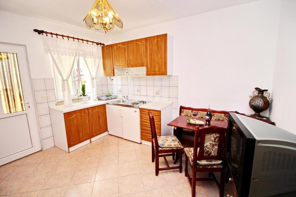 Apartments Veselka, Лумбарда Екстериор снимка