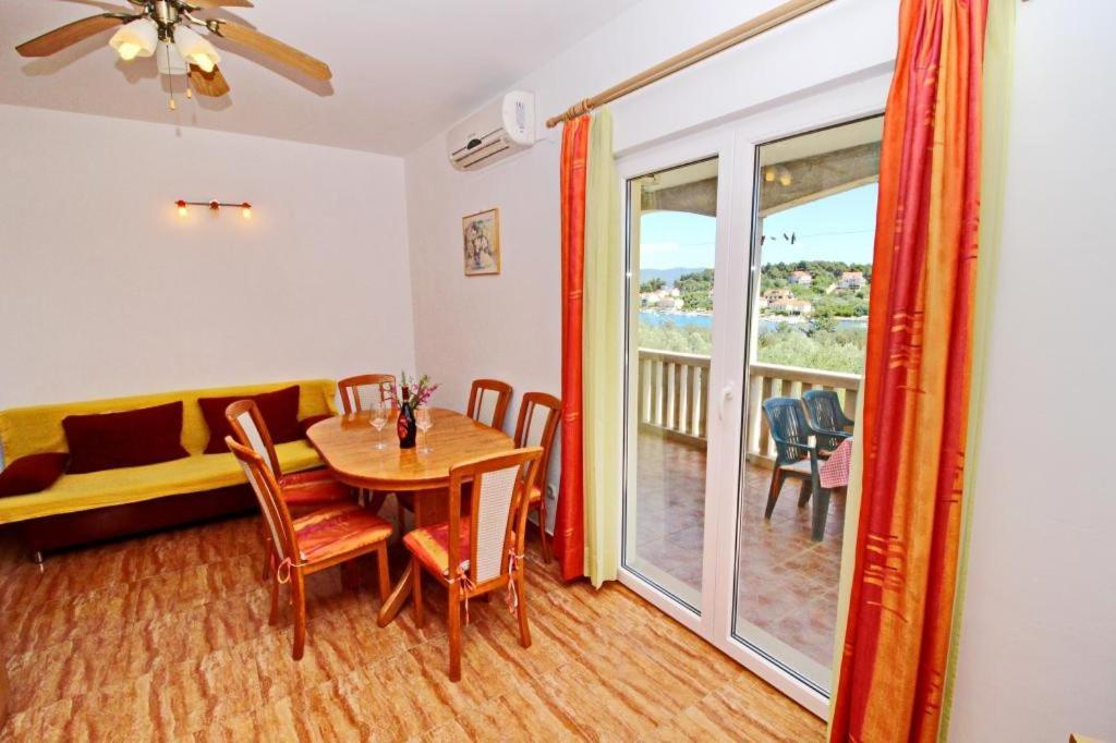Apartments Veselka, Лумбарда Екстериор снимка