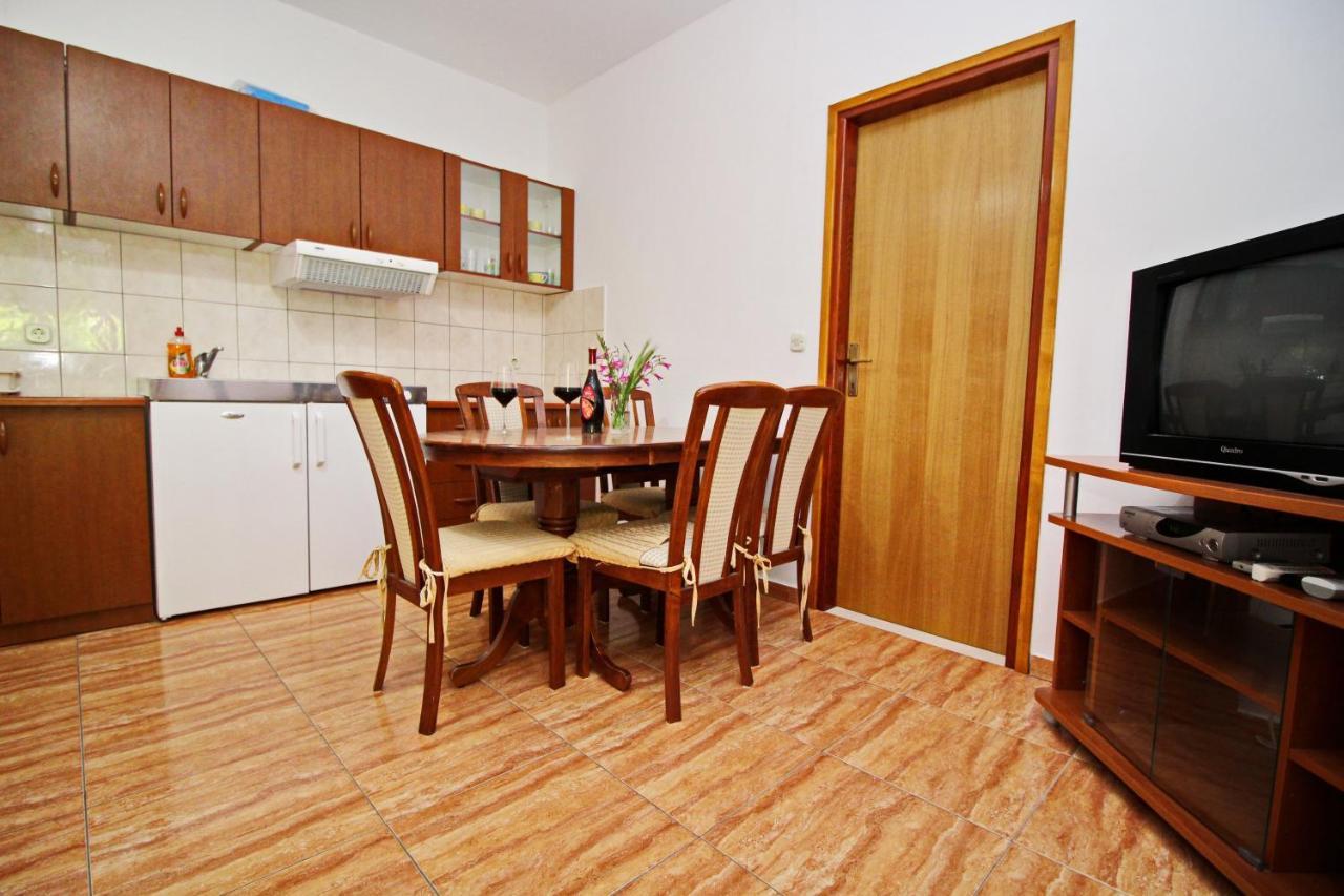 Apartments Veselka, Лумбарда Екстериор снимка