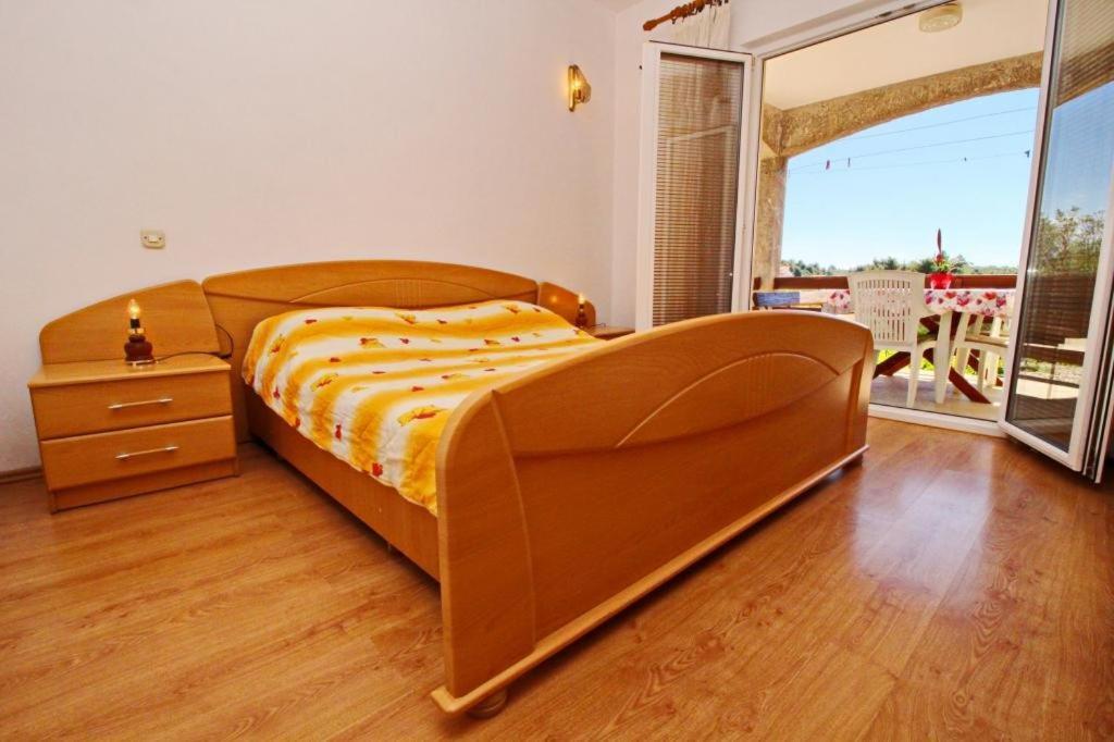 Apartments Veselka, Лумбарда Екстериор снимка