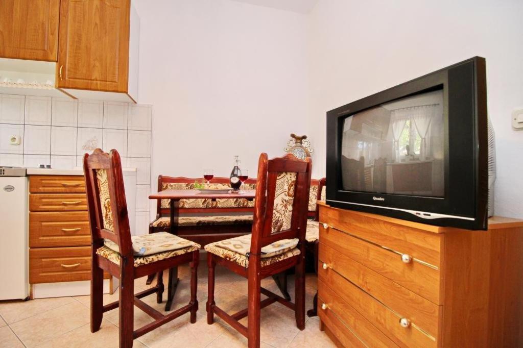 Apartments Veselka, Лумбарда Екстериор снимка