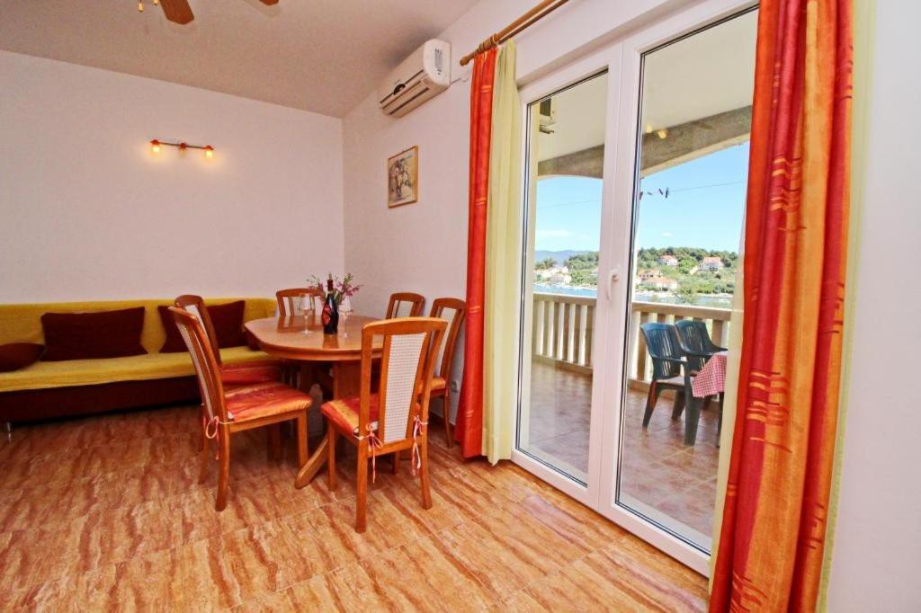 Apartments Veselka, Лумбарда Екстериор снимка