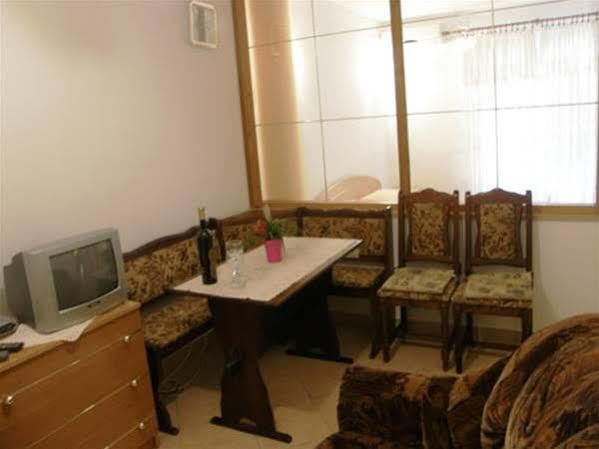 Apartments Veselka, Лумбарда Екстериор снимка
