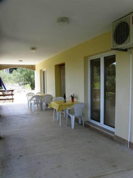 Apartments Veselka, Лумбарда Екстериор снимка